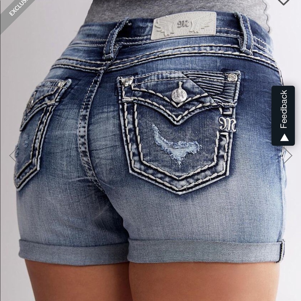 Miss Me curvy mid-rise stretch short